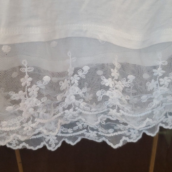 Bundle 3+ 5$ each Silver Icing lace bottom tank size large - Picture 2 of 5